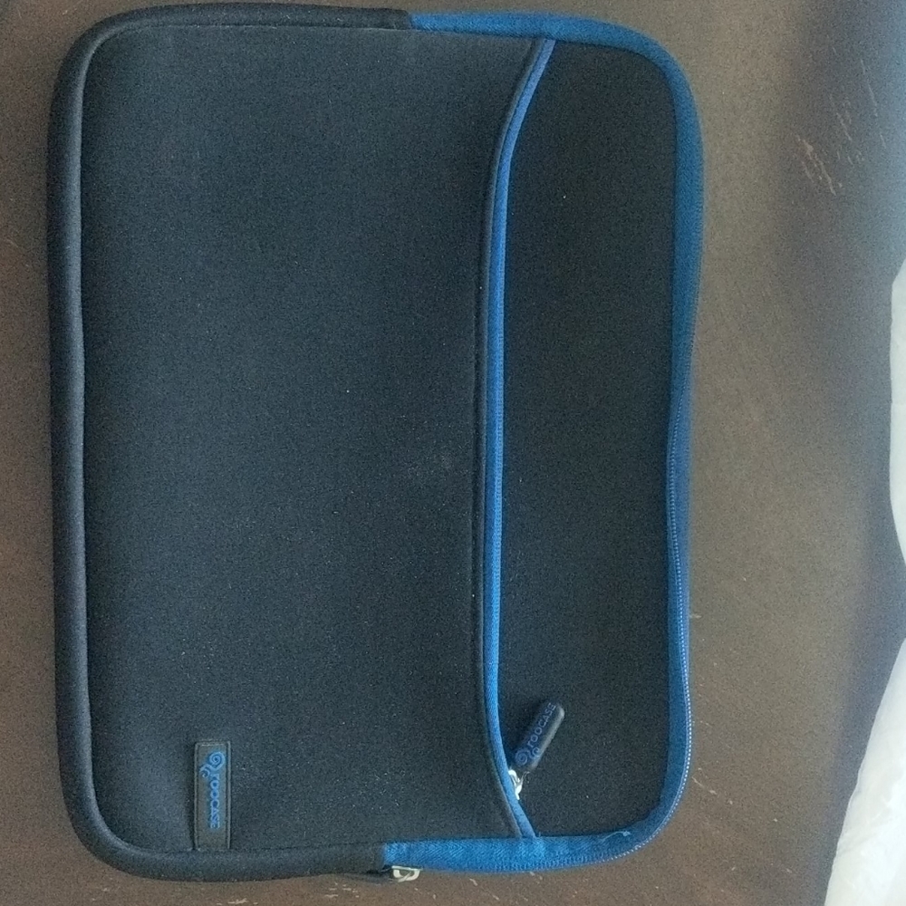 Padded zippered Ipad cover/case